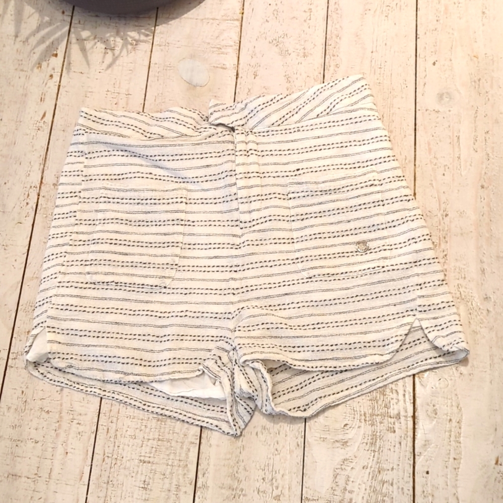 Roxy cotton shorts in white Sz SM